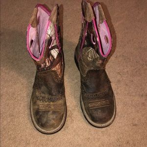 Ariat pink camo boots